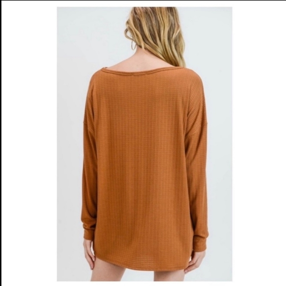 🔥$5🔥RIBBED TOP W/ LEOPARD PRINT PATCH POCKET- - Picture 4 of 4